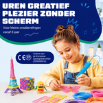 Meisje maakt een 3D figuur met de draadloze 3D pen (blauw)