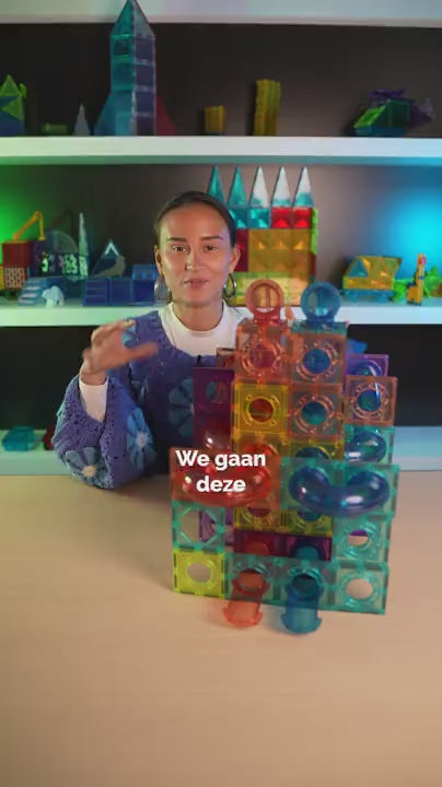 Magnetic Tiles Marble Run van Fits4Kids in gebruik door kind